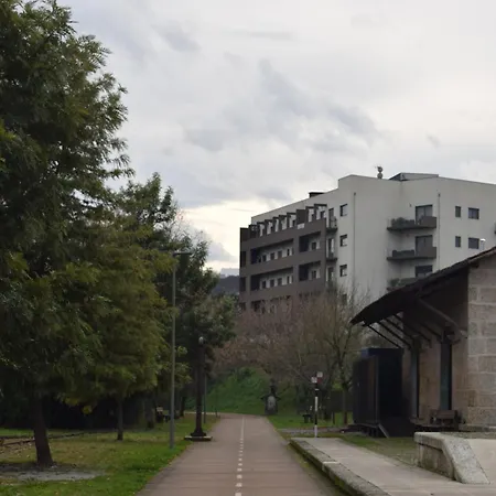 Estacao Ferroviaria De Селорику-ди-Башту