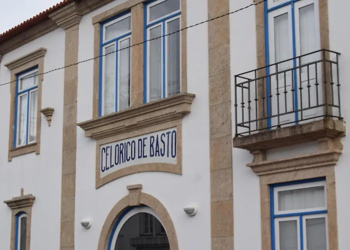 Estacao Ferroviaria De شقة *