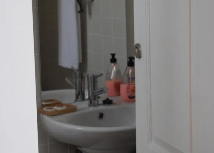 Estacao Ferroviaria De شقة *